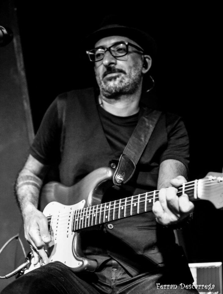 Titulado Musicians Institute-G.i.T. de  Los Angeles-Clases de Guitarra en Barcelona y On-Line