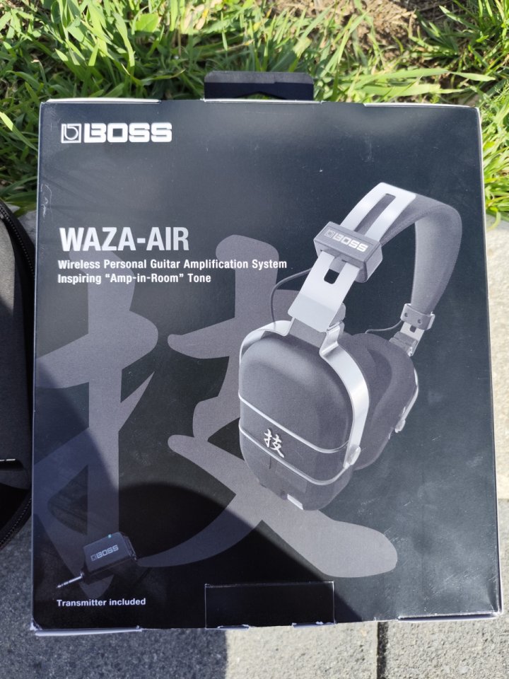 Boss Waza-Air + funda rígida Waza Craft de segunda mano · Foto 1 de 4 · A Coruña · 200 €