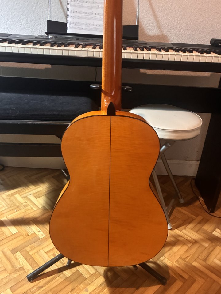 Guitarra flamenca maciza luthier de segunda mano · Foto 5 de 9 · Cádiz · 580 €