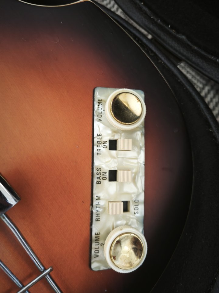 Bajo Hofner Ignition customizado de segunda mano · Foto 5 de 7 · Illes Balears · 350 €