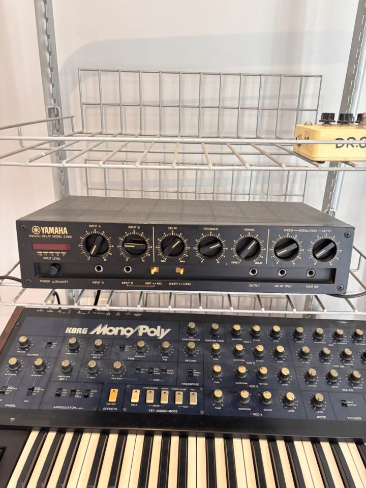 Yamaha E1005 de segunda mano · Foto 1 de 4 · Madrid · 250 €