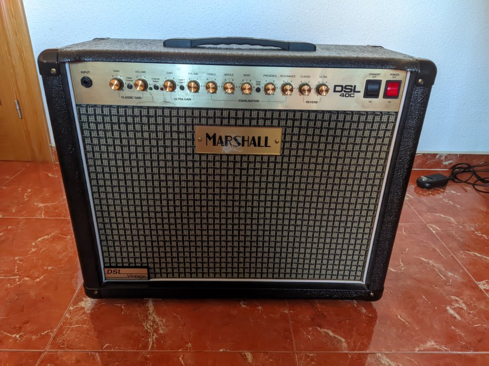 Amplificador de guitarra eléctrica Marshall  Dsl 40c