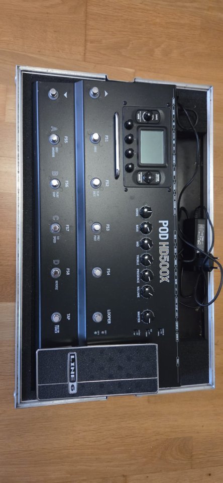 Pedalera Line 6 HD500X + flight case