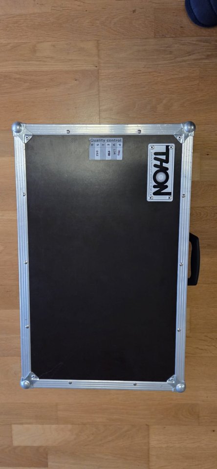 Pedalera Line 6 HD500X + flight case