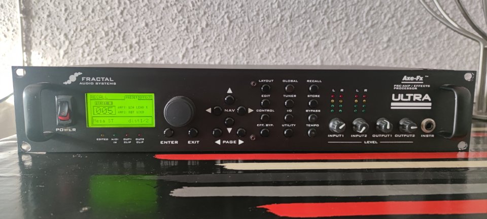 Fractal Axe Fx Ultra de segunda mano · Foto 1 de 3 · Zaragoza · 400 €