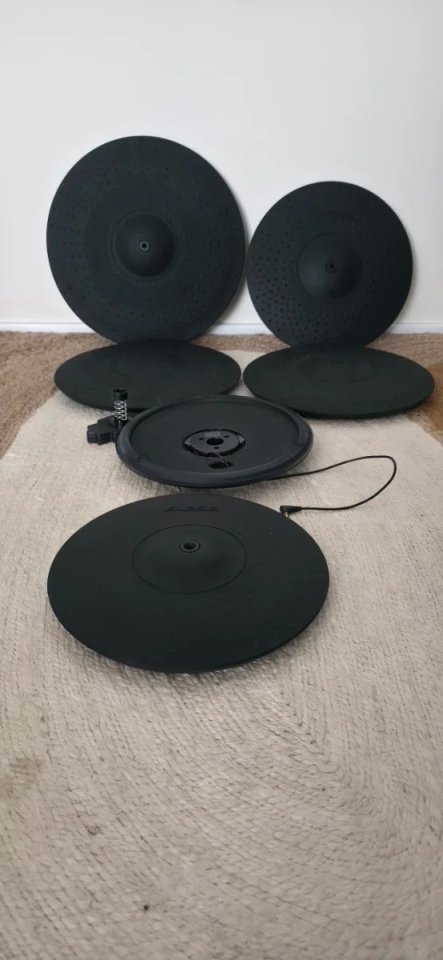 Alesis Strike Pro de segunda mano · Foto 4 de 8 · A Coruña · 1300 €