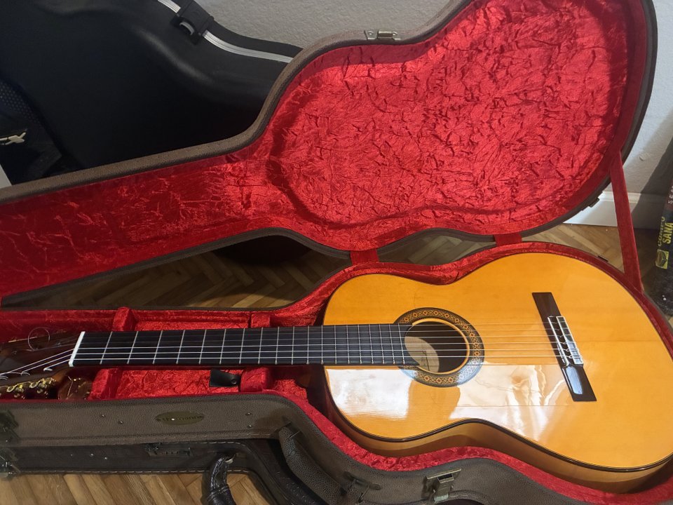 Guitarra flamenca maciza luthier de segunda mano · Foto 9 de 9 · Cádiz · 580 €