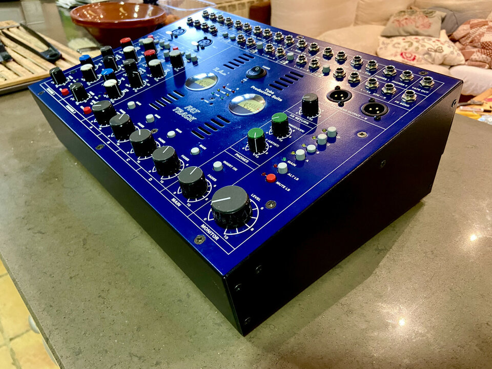 TL Audio FAT TRACK Tube Production Suite. Ó Cambio.