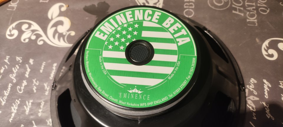 Eminence Beta 12A 12in 8 Ohm 250W de segunda mano · Foto 2 de 5 · Madrid · 50 €