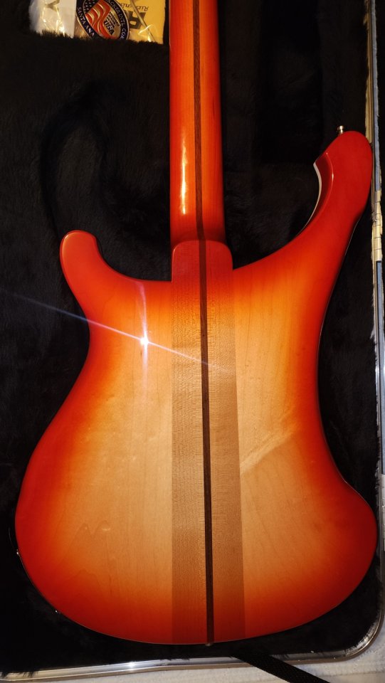 Rickenbacker 4003 Fireglo 2025. Nuevo sin estrenar.
