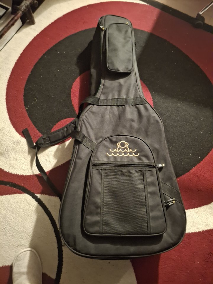 Guitarra blanca harley benton de segunda mano · Foto 5 de 6 · Madrid · 250 €