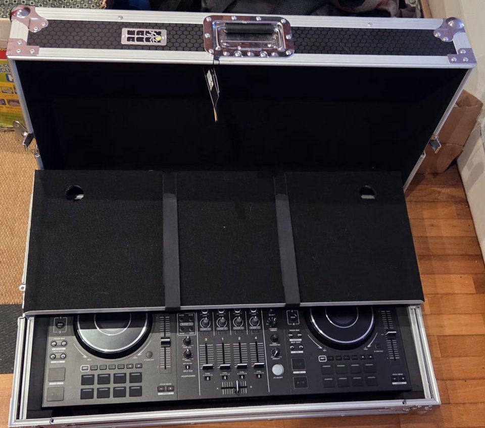 Flight Case Denon DJ SC Live 4 de segunda mano · Foto 5 de 5 · Gipuzkoa · 200 €