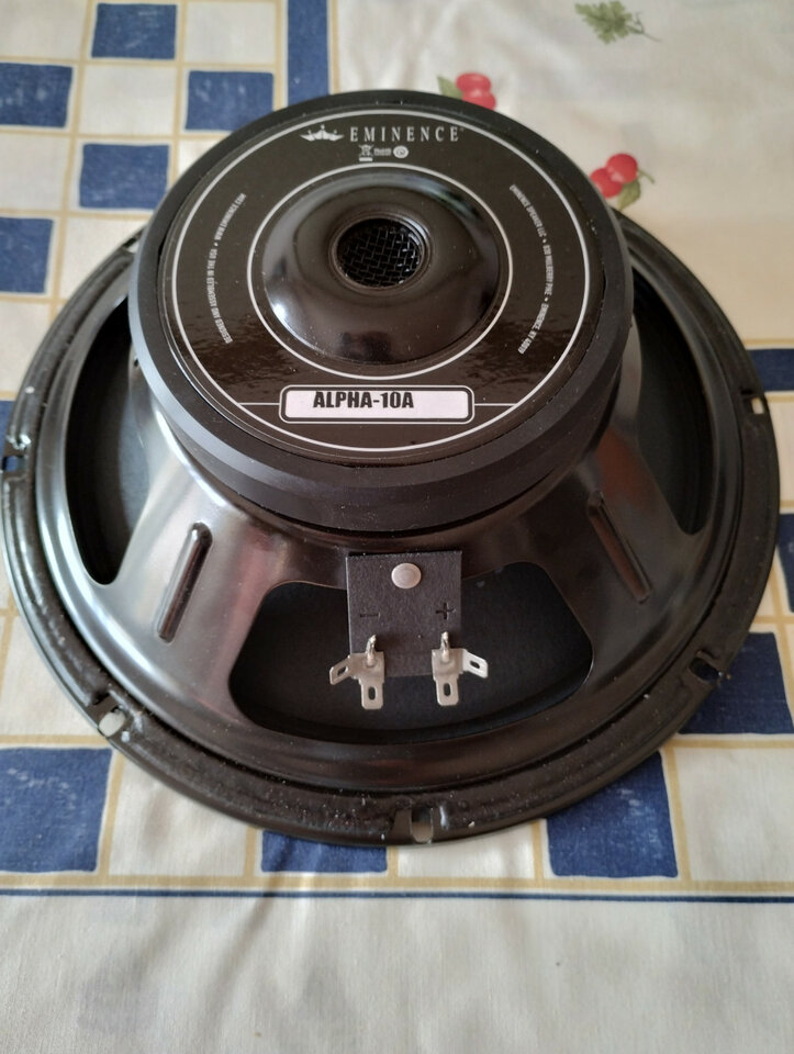 Altavoz de Monitor o Bajo "Eminence Alpha 10A"