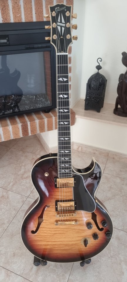 Guitarra Gibson ES-137 custum de 2005