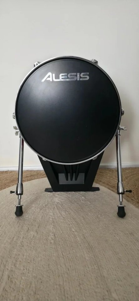 Alesis Strike Pro de segunda mano · Foto 6 de 8 · A Coruña · 1300 €
