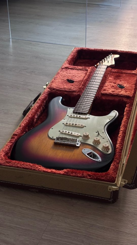 Fender Classic ‘60s Lacquer Stratocaster 2015 de segunda mano · Foto 1 de 9 · Madrid · 890 €