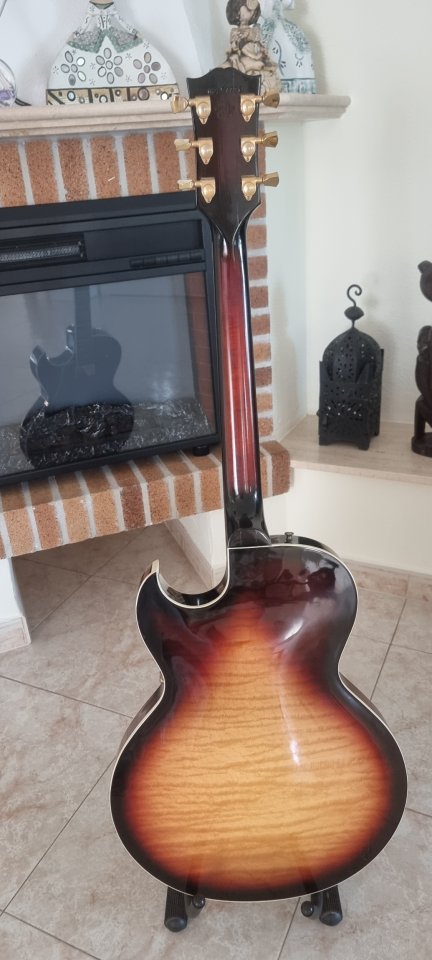 Guitarra Gibson ES-137 custum de 2005 de segunda mano · Foto 2 de 8 · Alicante · 3450 €