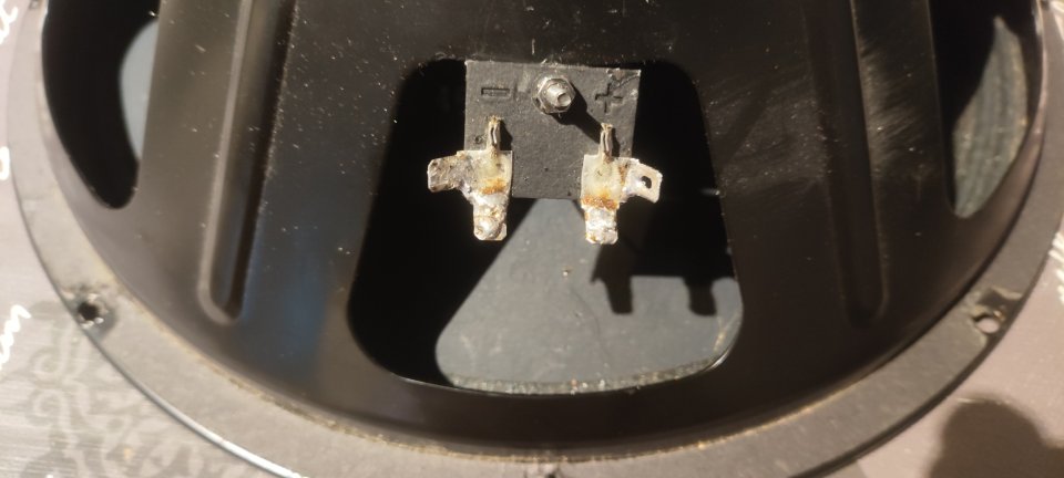 Eminence Beta 12A 12in 8 Ohm 250W de segunda mano · Foto 4 de 5 · Madrid · 50 €