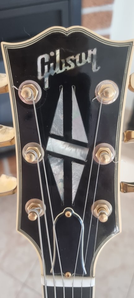 Guitarra Gibson ES-137 custum de 2005 de segunda mano · Foto 3 de 8 · Alicante · 3450 €