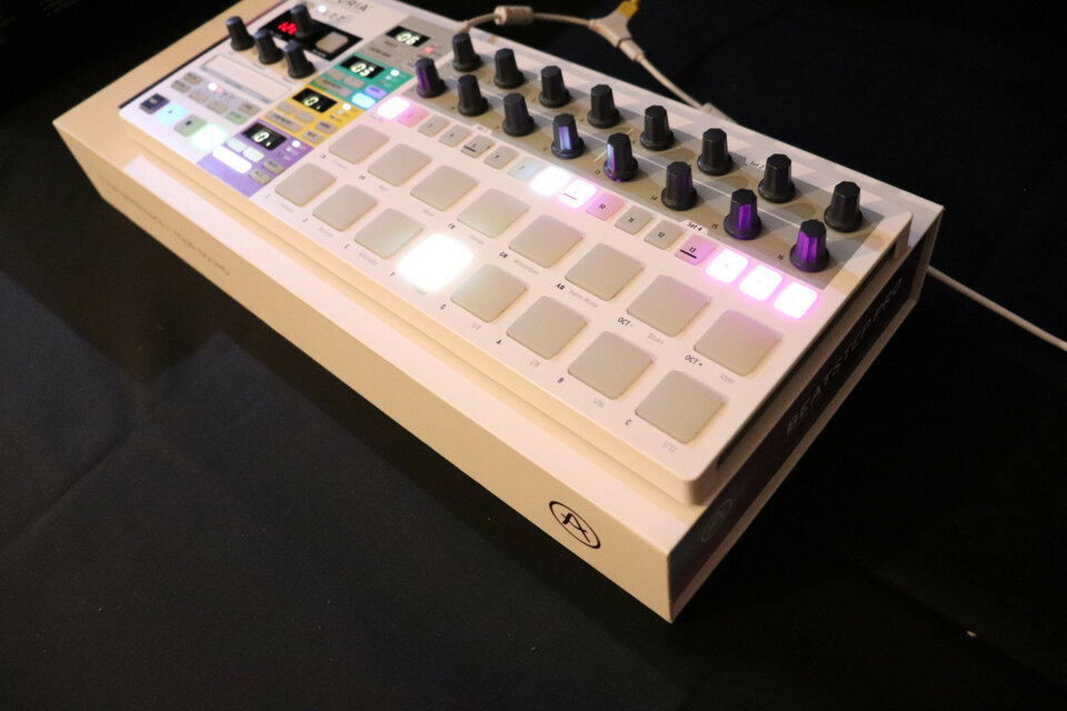 Arturia BeatStep Pro Impeccable estado con poco uso.