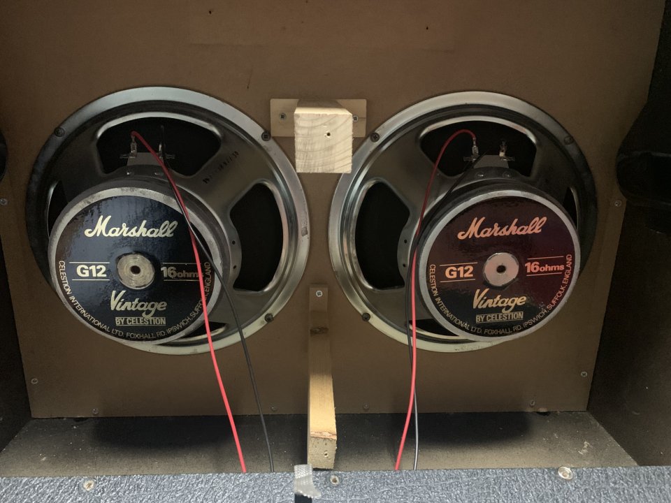 Pantalla 2x12 Marshall 1936 con altavoces G12 Vintage