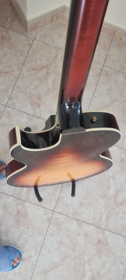 Guitarra Gibson ES-137 custum de 2005 de segunda mano · Foto 5 de 8 · Alicante · 3450 €