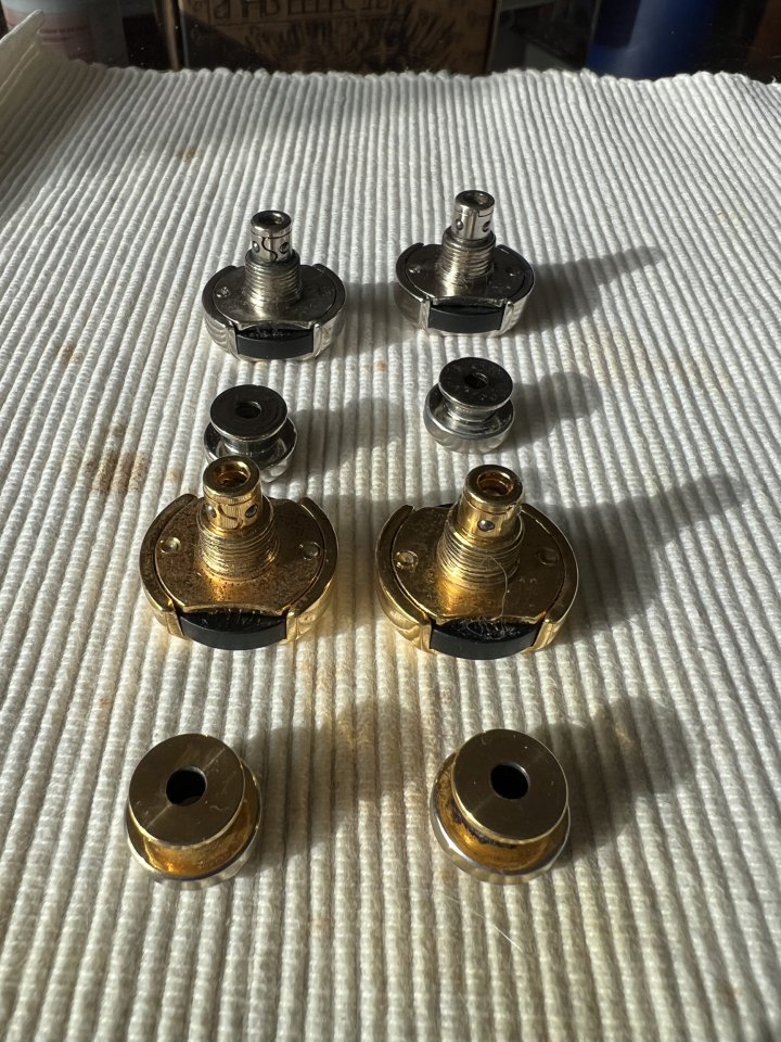 2 unidades de Enganches de seguridad Ernie Ball (Crome y Dorado)