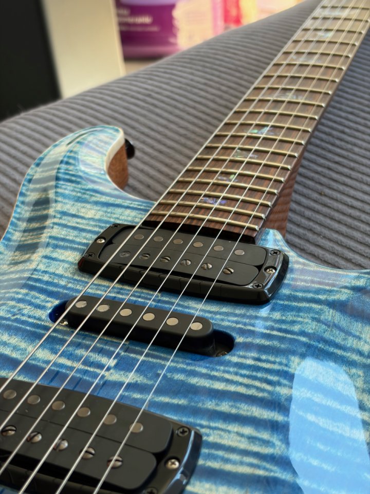PRS Modern Eagle V Wood Library Faded Blue Jean 2024 de segunda mano · Foto 3 de 5 · Madrid · 4800 €