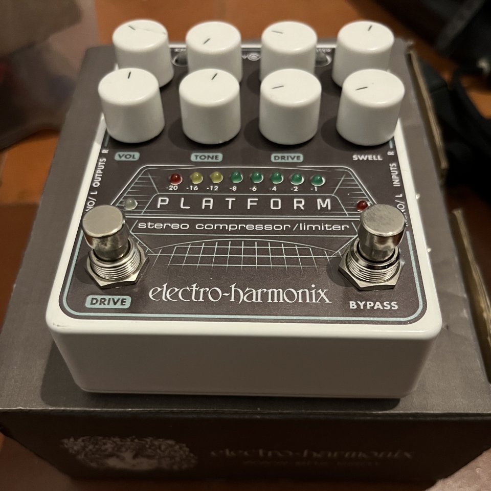 EHX Platform – Compresor / Limitador estéreo