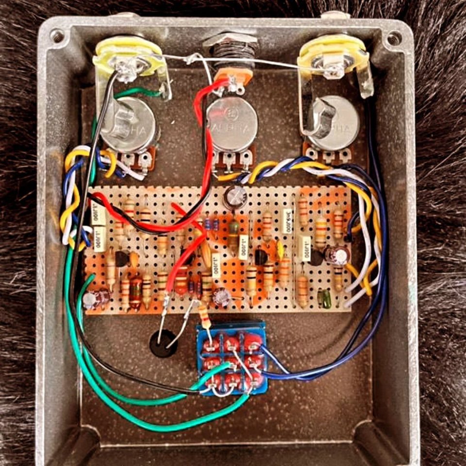 White G.O.A.T. (Big Muff Ram's Head White Can) PPPC Sound Effects