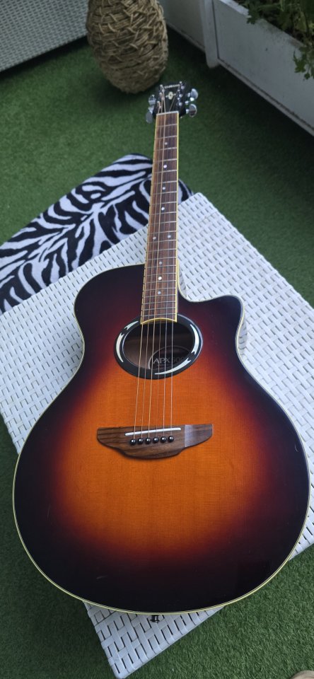 Yamaha APX Electroacústica de segunda mano · Foto 1 de 10 · Madrid · 150 €