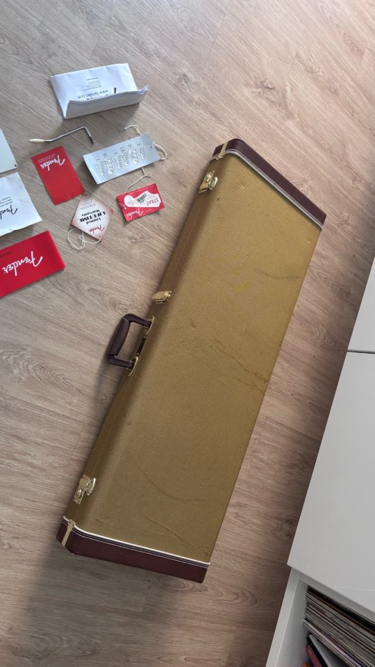 Fender Classic ‘60s Lacquer Stratocaster 2015 de segunda mano · Foto 8 de 9 · Madrid · 890 €