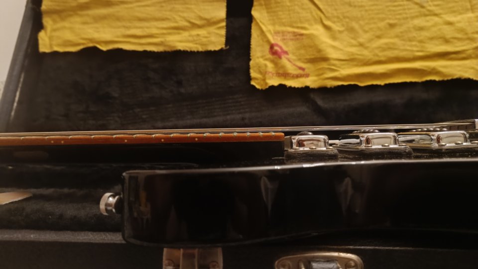 Rickenbacker 350 (año 1989) de segunda mano · Foto 3 de 10 · Madrid · 2000 €