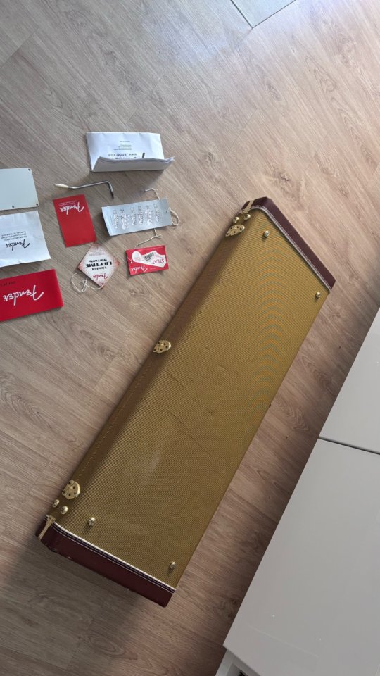 Fender Classic ‘60s Lacquer Stratocaster 2015 de segunda mano · Foto 9 de 9 · Madrid · 890 €