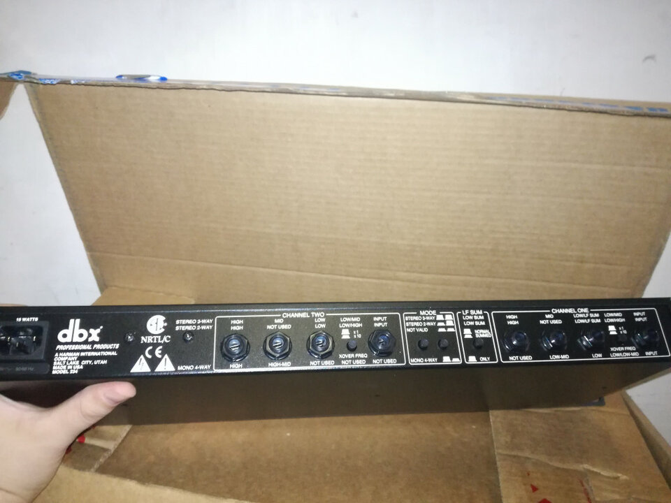 DBX 234 CROSSOVER ACTIVO