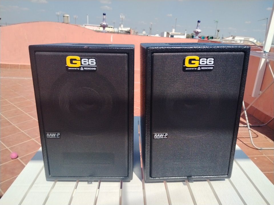 Pareja de altavoces FRFR RedSound Elis.8 activo+pasivo de segunda mano · Foto 1 de 9 · Sevilla · 800 €