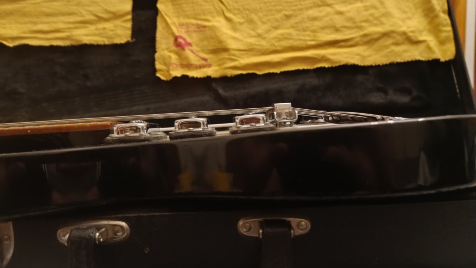 Rickenbacker 350 (año 1989) de segunda mano · Foto 4 de 10 · Madrid · 2000 €