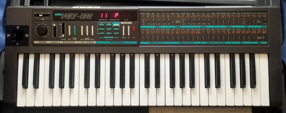 KORG POLY-800 sintetizador analógico 1983 incl. estuche original,adapt y cinta carga datos COMPLETO de segunda mano · Foto 2 de 5 · Barcelona · 350 €