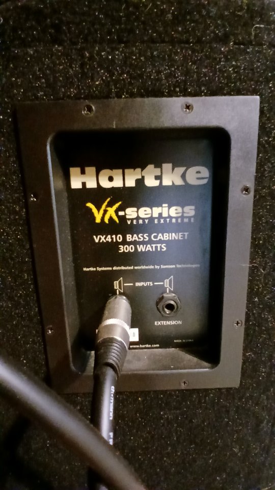Cabezal Behringer UltraBass BXD3000H + pantalla HARTKE VX410