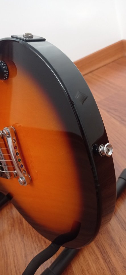 Guitarra eléctrica Epiphone Les Paul de segunda mano · Foto 6 de 8 · Cuenca · 130 €
