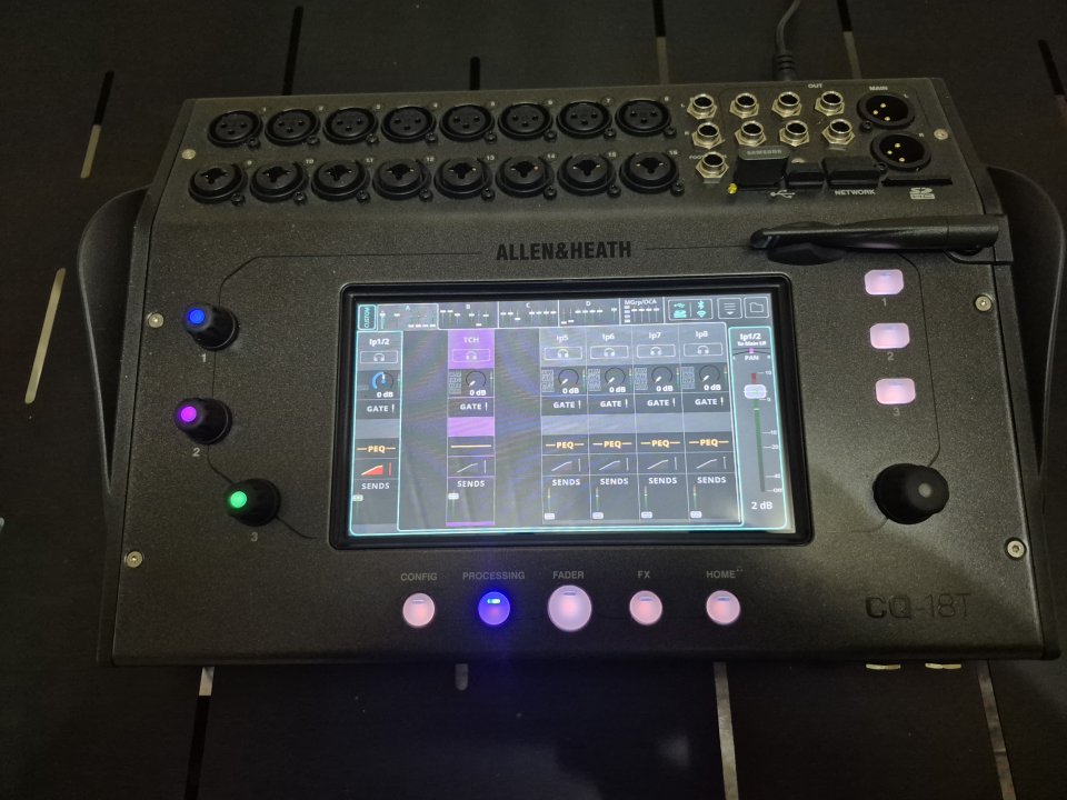 Allen & Heath CQ18T de segunda mano · Foto 6 de 10 · Lugo · 595 €