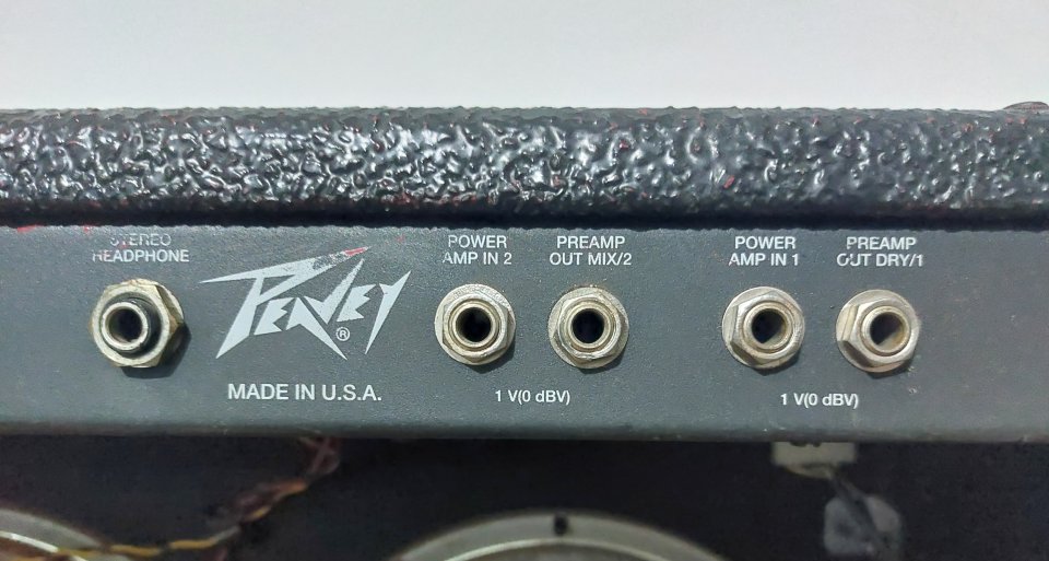 Peavey studio chorus 210
