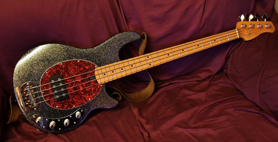Sire Z3 Stingray Sparkle Mod ultra light de segunda mano · Foto 8 de 9 · Lugo · 395 €