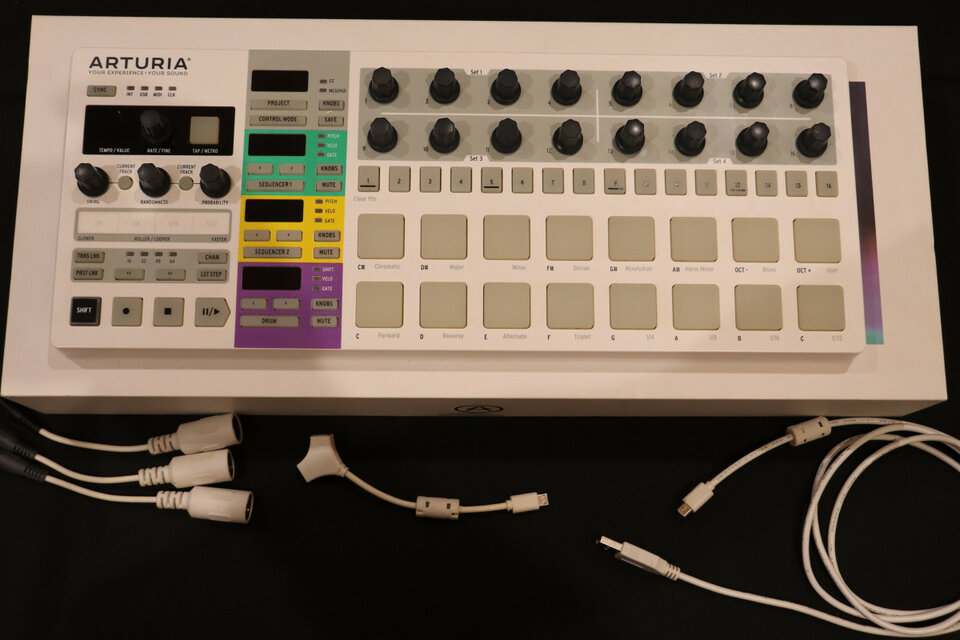 Arturia BeatStep Pro Impeccable estado con poco uso.