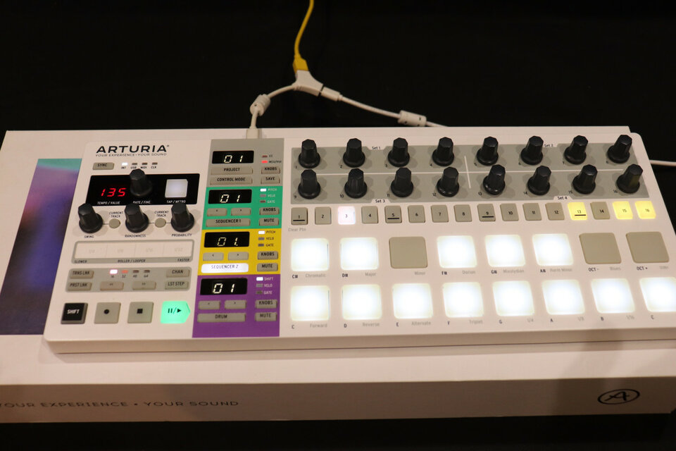 Arturia BeatStep Pro Impeccable estado con poco uso.