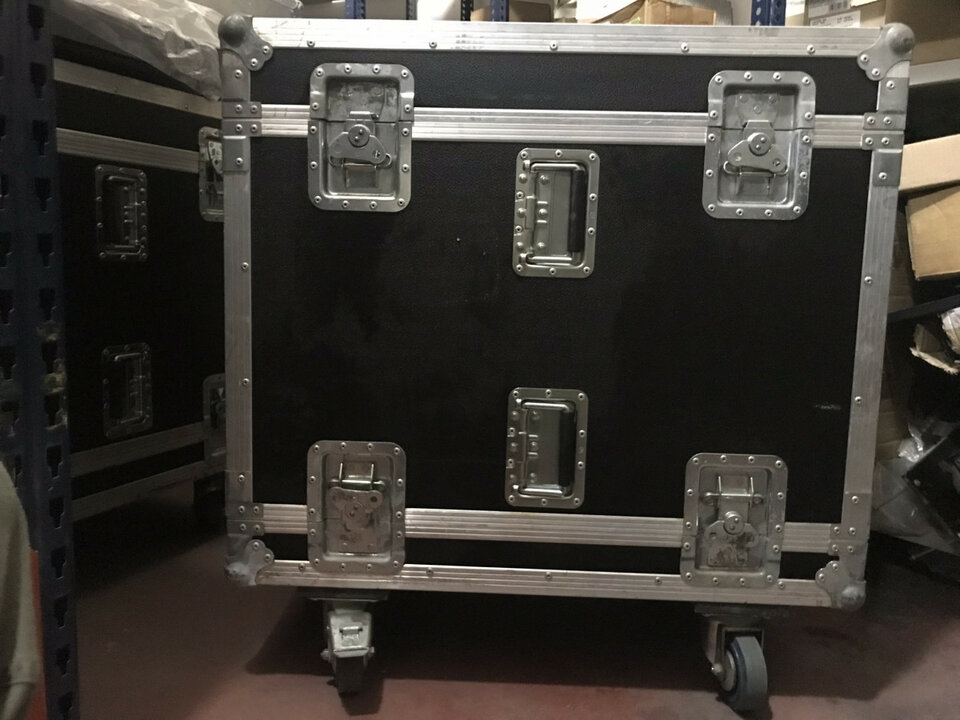 Flight Case amp. 16u. Disponibles 3 unidades , nuevos utilizados en demo.