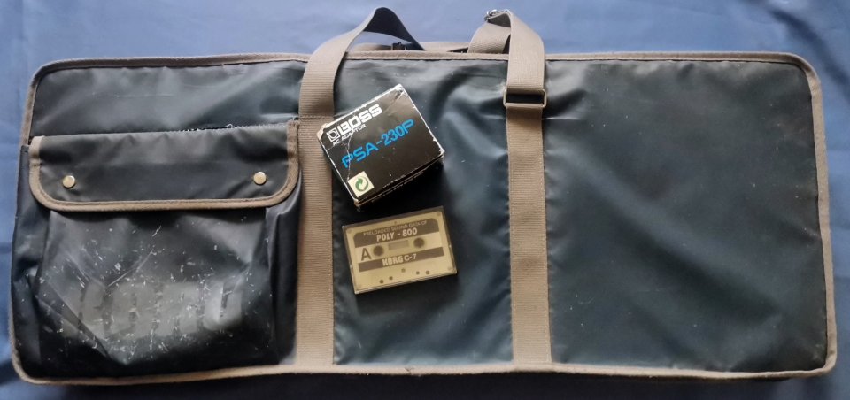 KORG POLY-800 sintetizador analógico 1983 incl. estuche original,adapt y cinta carga datos COMPLETO de segunda mano · Foto 5 de 5 · Barcelona · 350 €