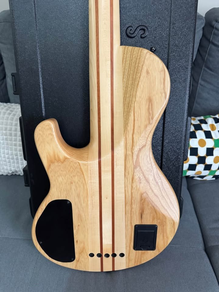 Marcus Miller F10-5 NT de segunda mano · Foto 3 de 9 · SC Tenerife · 1300 €