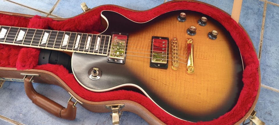 Gibson Les Paul Signature Player Plus - Satin Vintage Sunburst - 2018 - Mod Custom Metal Gold de segunda mano · Foto 9 de 10 · Sevilla · 3000 €