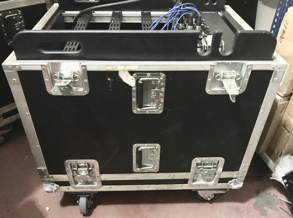 Flight Case amp. 16u. Disponibles 3 unidades , nuevos utilizados en demo.